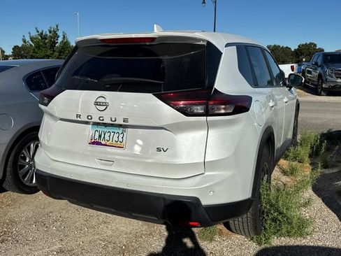 Used 2024 Nissan Rogue SV FWD image 5