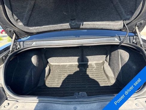 Used 2015 Dodge Challenger SXT RWD image 8