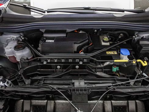 Used 2024 Audi Q4 e-tron Premium image 28