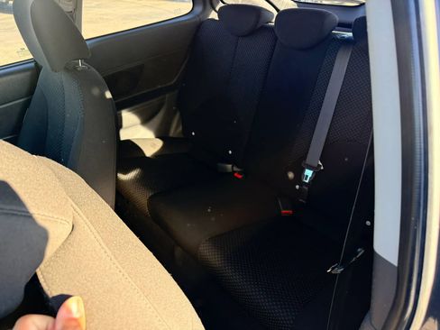 Used 2010 Hyundai Accent GS w/ Premium Pkg 3 FWD image 16