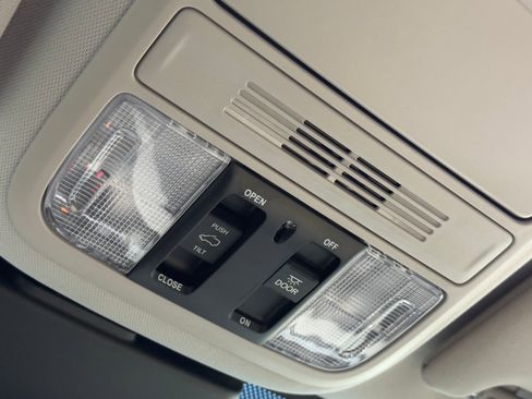 New 2026 Honda Odyssey Touring image 44