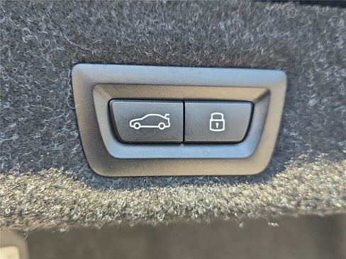 Used 2023 BMW 530i w/ M Sport Package image 9