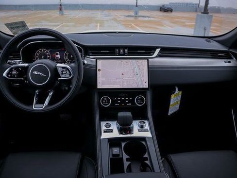 New 2025 Jaguar F-PACE R-Dynamic S image 21