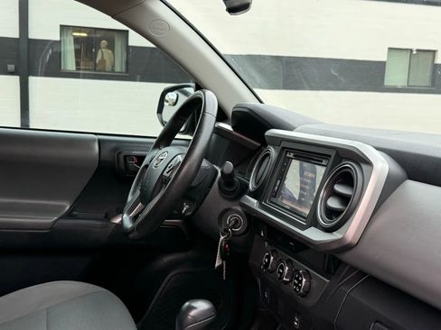 Used 2017 Toyota Tacoma SR5 w/ Tow Package image 27