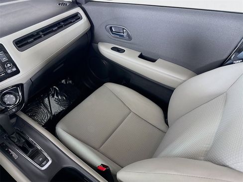 Used 2020 Honda HR-V LX image 21