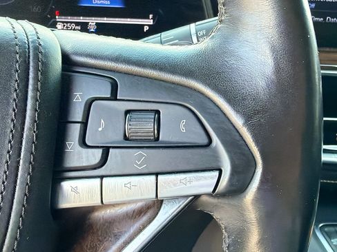 Used 2022 Cadillac Escalade Premium Luxury Platinum AWD/4WD image 41