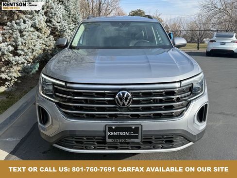 Used 2025 Volkswagen Atlas SE image 2