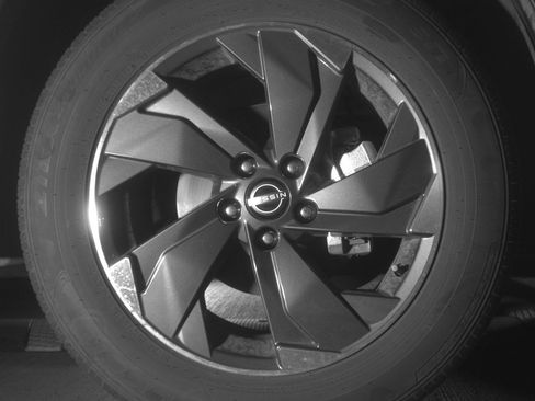 Used 2025 Nissan Rogue SV image 13