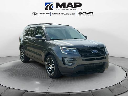 Used 2017 Ford Explorer Sport w/ Equipment Group 401A AWD/4WD image 7