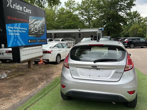 Used 2018 Ford Fiesta SE FWD image 5