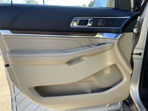 Used 2017 Ford Explorer Limited w/ Equipment Group 301A image 12