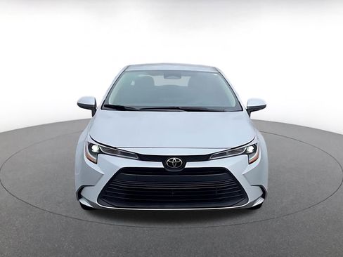 Used 2025 Toyota Corolla LE image 3