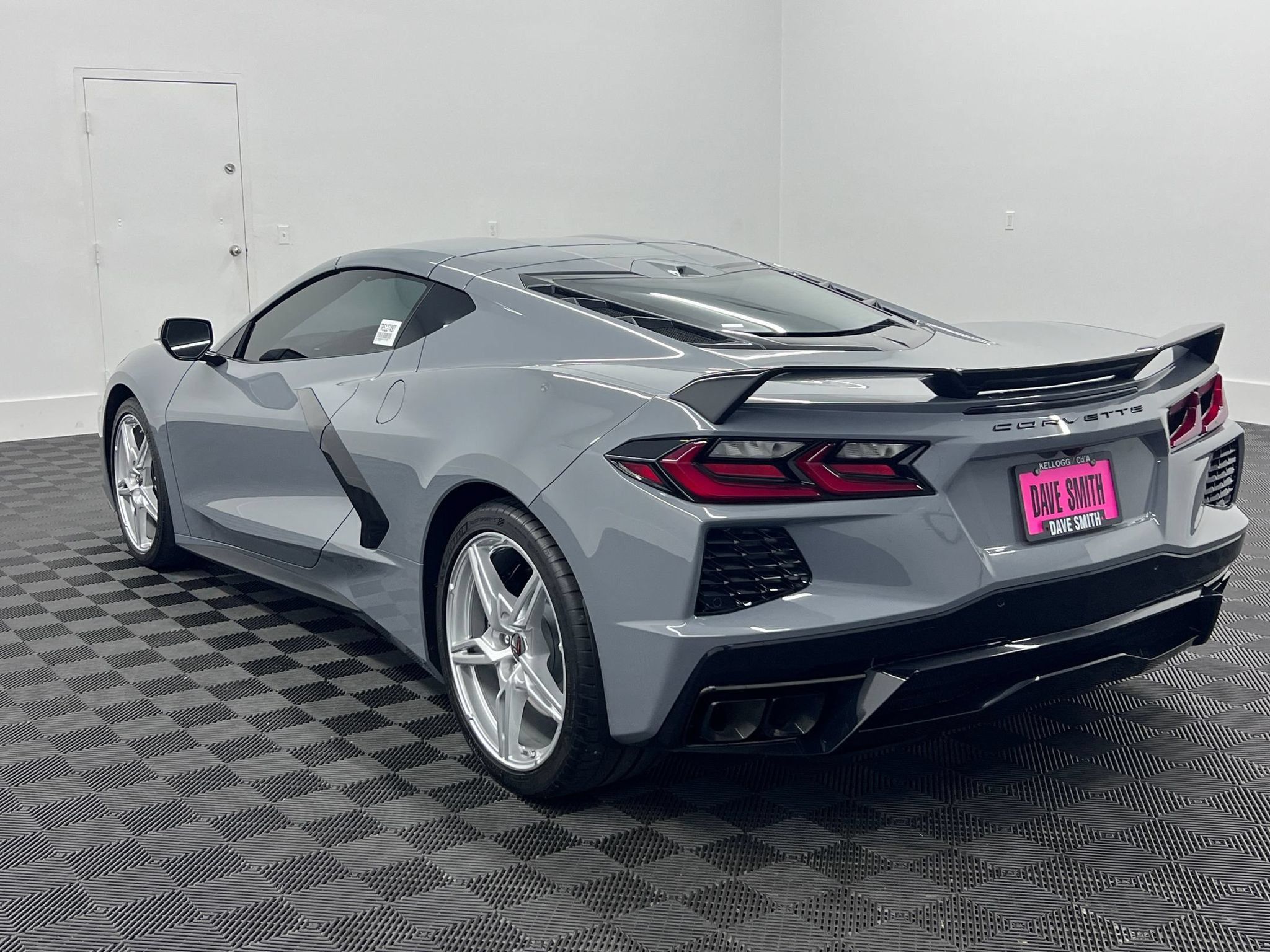 Used 2024 Chevrolet Corvette Stingray Preferred Cpe w/ Z51 Performance Package RWD image 3