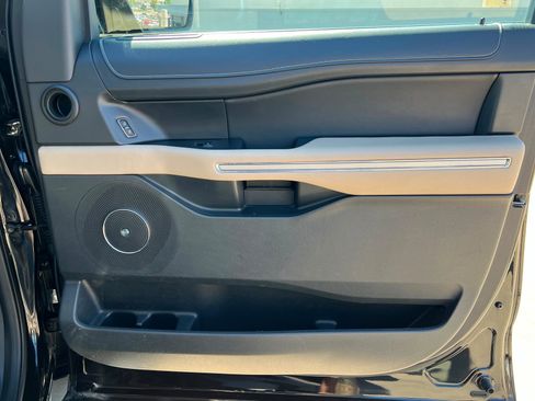 Used 2024 Ford Expedition Max Limited image 25