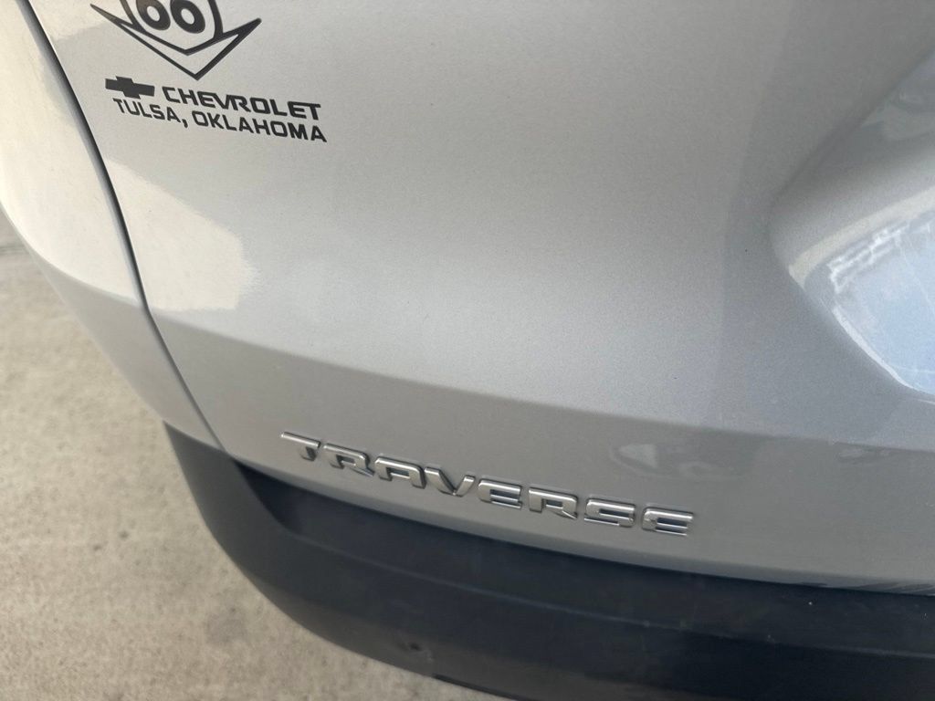 Used 2019 Chevrolet Traverse LT FWD image 8