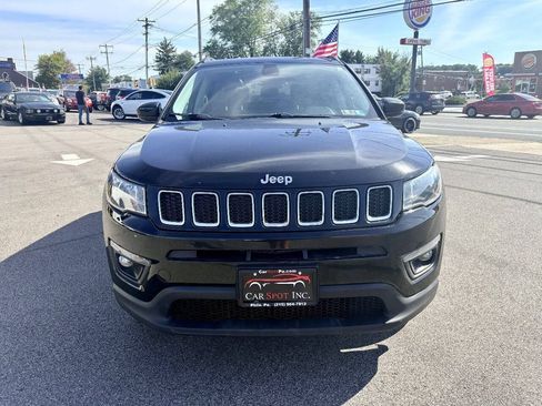 Used 2019 Jeep Compass Latitude w/ Popular Equipment Group AWD/4WD image 9