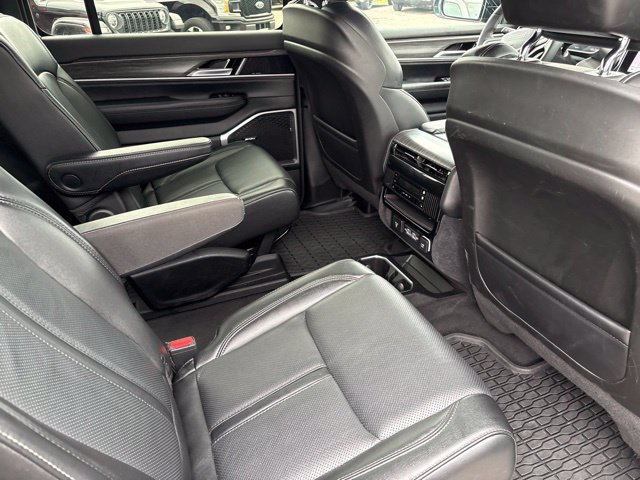 Used 2024 Jeep Wagoneer Series II AWD/4WD image 15