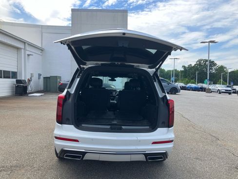 Used 2020 Cadillac XT6 Premium Luxury FWD image 18