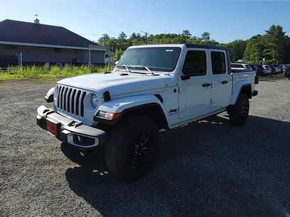New 2023 Jeep Gladiator Sport