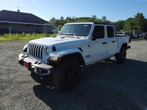 New 2023 Jeep Gladiator Sport image 4