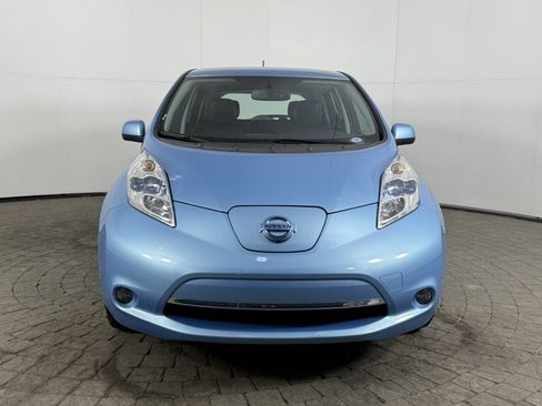 Used 2015 Nissan Leaf SL w/ Premium Package image 2