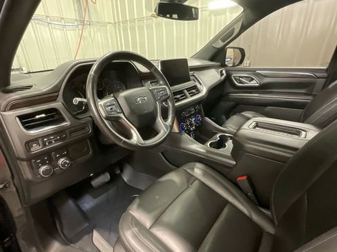 Used 2021 Chevrolet Suburban Z71 w/ Luxury Package image 9