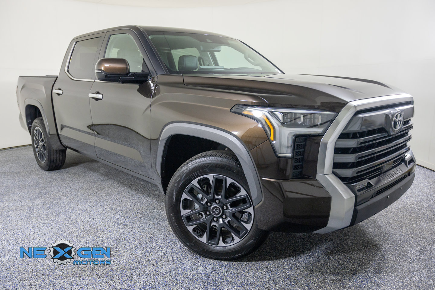 Used 2024 Toyota Tundra Limited AWD/4WD image 1