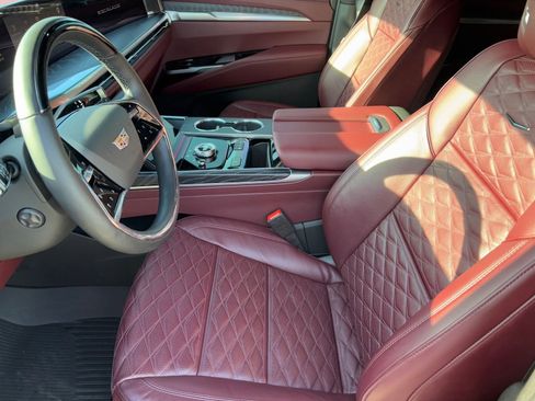 Used 2026 Cadillac Escalade Sport w/ LPO, ONYX Package image 17