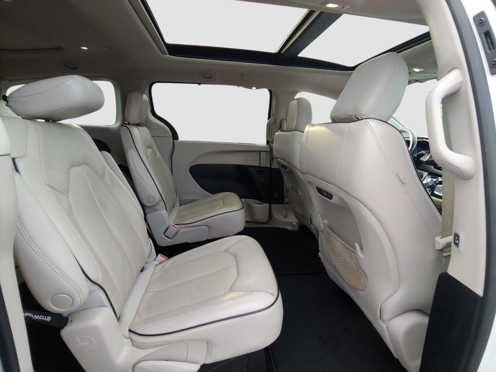 Used 2021 Chrysler Pacifica Limited w/ Premium & Safety Sphere Group AWD/4WD image 32