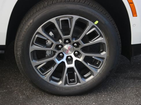 New 2026 GMC Yukon XL Denali w/ Sun & Power Step Package AWD/4WD image 9