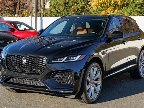 Used 2023 Jaguar F-PACE R-Dynamic S image 3
