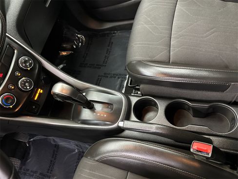 Used 2022 Chevrolet Trax LT w/ LT Convenience Package image 30