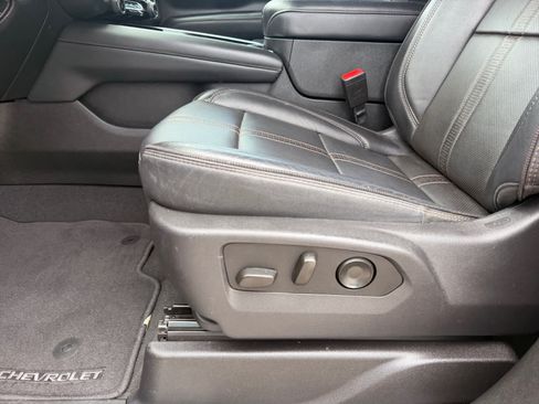 Used 2025 Chevrolet Tahoe High Country AWD/4WD image 12