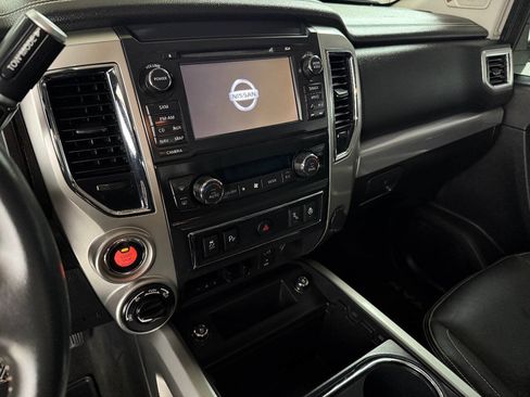 Used 2018 Nissan Titan PRO-4X w/ Pro-4x Convenience Package AWD/4WD image 58