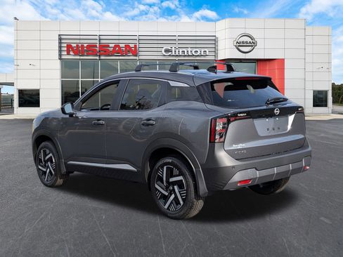 New 2026 Nissan Kicks SV w/ Charging Package FWD image 5