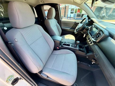 Used 2020 Toyota Tacoma SR RWD image 11