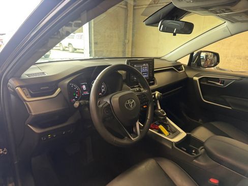 Used 2022 Toyota RAV4 XLE Premium AWD/4WD image 34