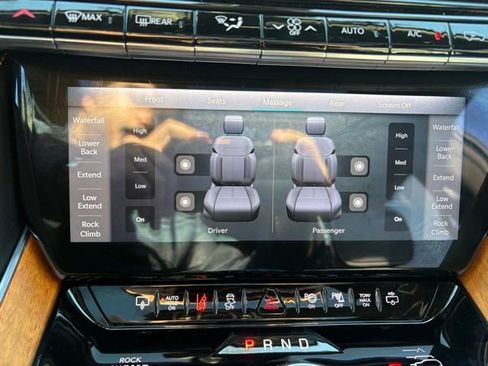 Used 2022 Jeep Grand Wagoneer Series III AWD/4WD image 25