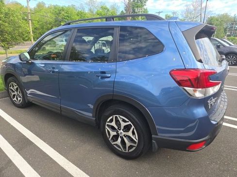 Used 2019 Subaru Forester Premium w/ All-Weather Package AWD/4WD image 14