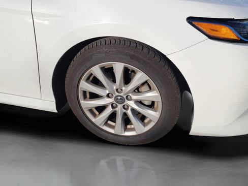 Used 2019 Toyota Camry LE image 27