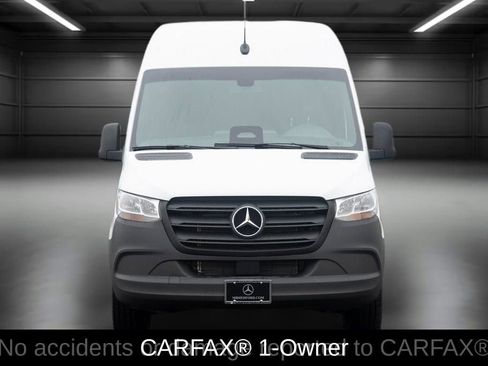 Used 2025 Mercedes-Benz Sprinter 2500 image 2