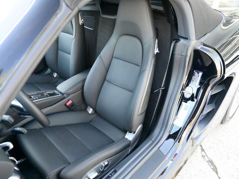 Used 2021 Porsche 718 Boxster S image 18