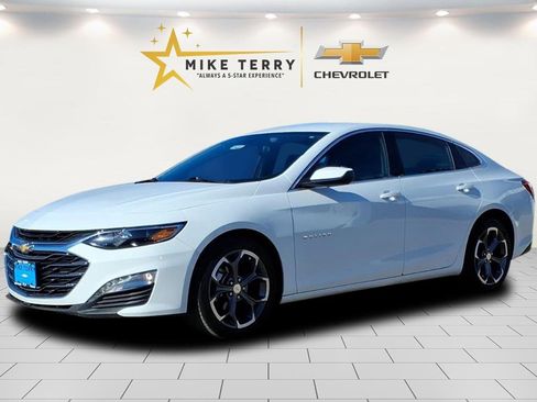 Used 2024 Chevrolet Malibu LT image 1