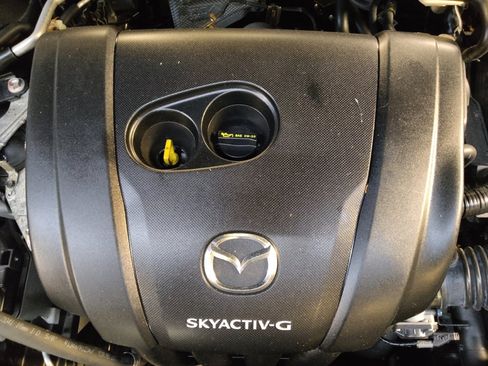 Used 2021 MAZDA MAZDA3 s image 30