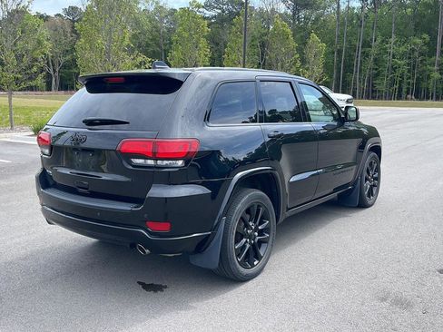 Used 2021 Jeep Grand Cherokee Laredo X image 7