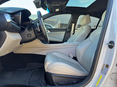 Used 2022 Genesis G70 2.0T w/ Prestige Package image 12