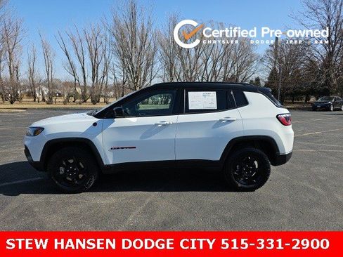 Used 2024 Jeep Compass Trailhawk image 1
