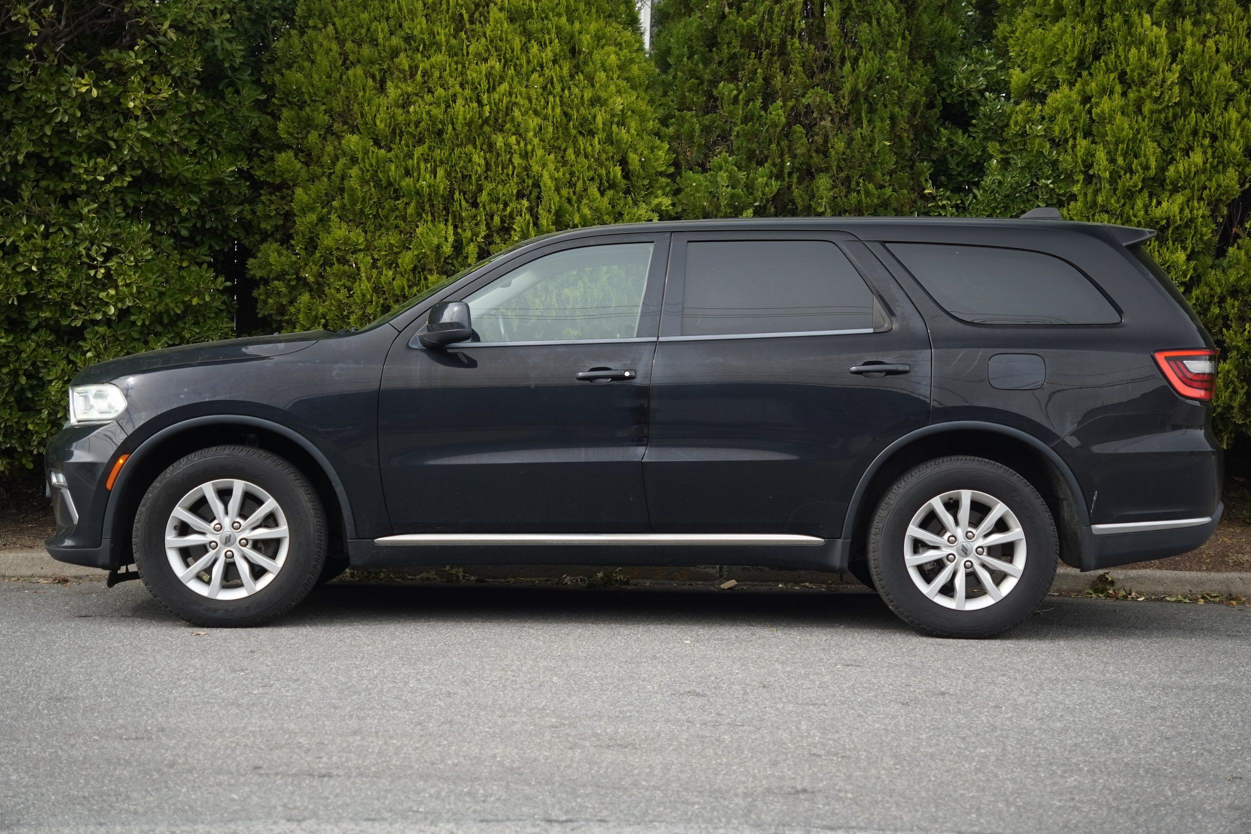 Used 2021 Dodge Durango SXT AWD/4WD image 3