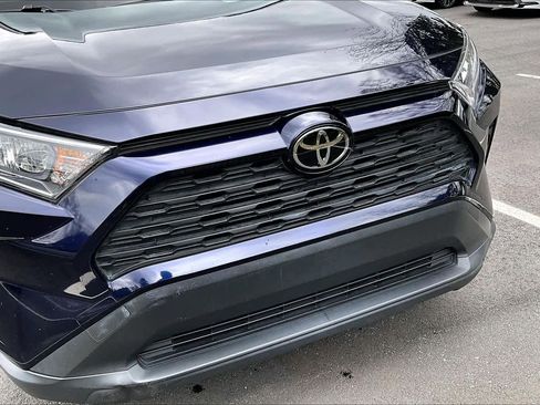 Used 2021 Toyota RAV4 XLE w/ Convenience Package image 30