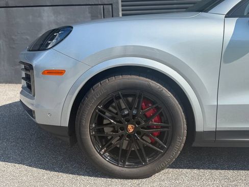 Certified 2026 Porsche Cayenne S AWD/4WD image 13